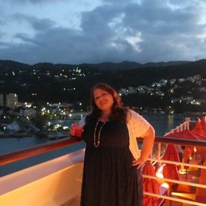 Meet your Posher, Nicole